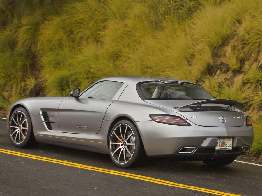  Mercedes-Benz SLS AMG GT 2012 года  (US) (фото 10 из 27)